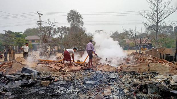 ၀က်လက်မြို့နယ် သမရိုးရွာက နေအိမ် ၂၇၀ ကျော် မီးရှို့ခံရ ၀က်လက်မြို့နယ် သမရိုးရွာက နေအိမ် ၂၇၀ ကျော် မီးရှို့ခံရ