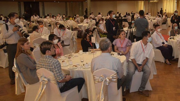 အနုပညာရှင်တွေ ပြည်သူ့ဘက်က ရပ်မှာလား၊ စစ်ကောင်စီဘက်က ရပ်မှာလား အနုပညာရှင်တွေ ပြည်သူ့ဘက်က ရပ်မှာလား၊ စစ်ကောင်စီဘက်က ရပ်မှာလား
