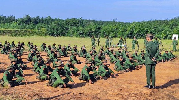 စစ်မှုထမ်းခေါ်တာကြောင့် လူငယ်တွေရဲ့ ကုန်လုပ်စွမ်းအား ဆုံးရှုံးလာ စစ်မှုထမ်းခေါ်တာကြောင့် လူငယ်တွေရဲ့ ကုန်လုပ်စွမ်းအား ဆုံးရှုံးလာ