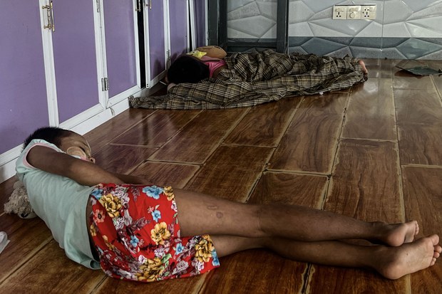 ရေရှည်ရပ်တည်ဖို့ ခက်ခဲလာနေတဲ့ HIV/AIDS ဂေဟာ