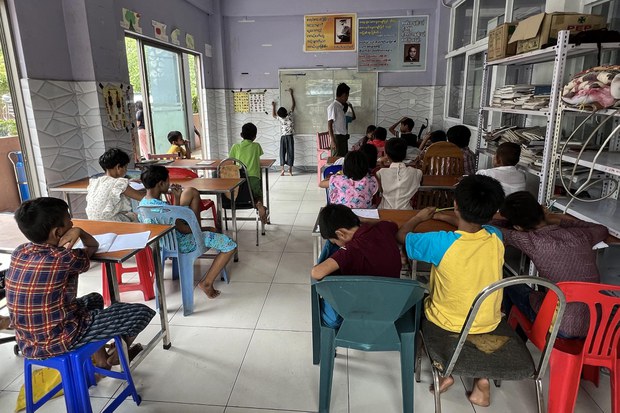 ရေရှည်ရပ်တည်ဖို့ ခက်ခဲလာနေတဲ့ HIV/AIDS ဂေဟာ