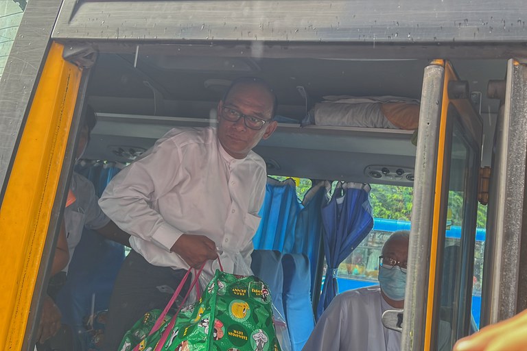 ၂ဝ၂၁ ခုနှစ် ဖေဖော်ဝါရီလ ၁ရက်နေ့ကတည်းက ဖမ်းဆီးခံခဲ့ရပြီး နှစ်နှစ်နီးပါးအကြာတွင် ပြန်လည်လွတ်မြောက်လာသည့် ၈၈ မျိုးဆက်ကျောင်းသားခေါင်းဆောင် ကိုမြအေး။ (Photo: RFA)