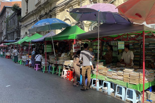 book-stall-010