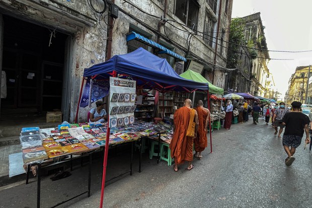 book-stall-006