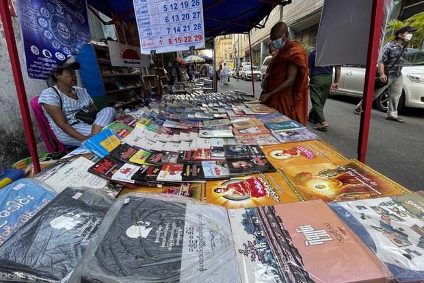 book-stall-004