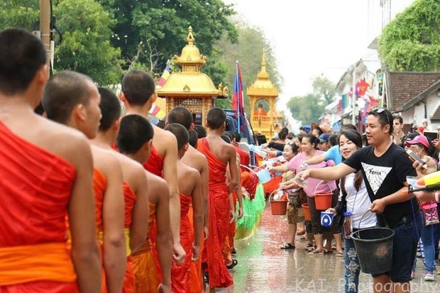 ສລອງປີໃໝ່ຖ້າມກາງ ເຝົ້າຣະວັງ ໂຄວິດ-19 ສລອງປີໃໝ່ຖ້າມກາງ ເຝົ້າຣະວັງ ໂຄວິດ-19