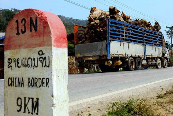 F-Laos-border F-Laos-border