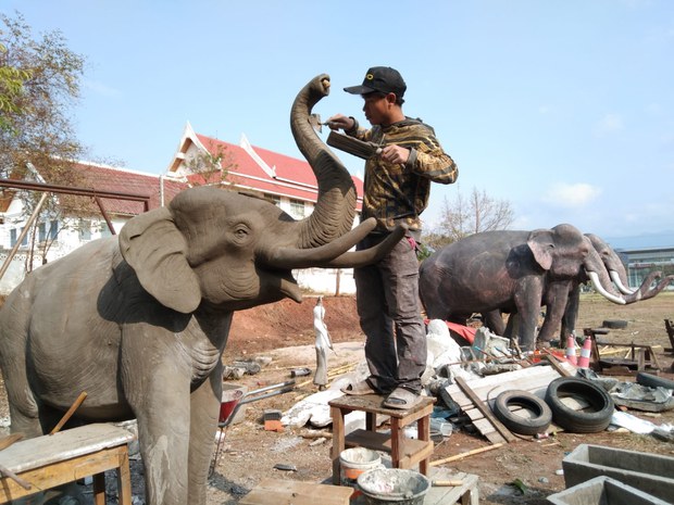ສໍາພາດ ທ້າວ ບອດ ສິນລະປິນ ນັກແຕ້ມ ນັກປັ້ນດ້ວຍປູນຊີມັງ