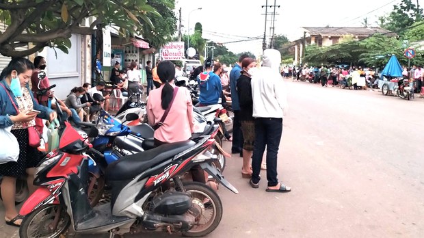ບັນຫານາຍໜ້າ ຮັບແລ່ນໜັງສືເດີນທາງ ລາຄາແພງ ຍັງບໍ່ໄດ້ຮັບການແກ້ໄຂ ບັນຫານາຍໜ້າ ຮັບແລ່ນໜັງສືເດີນທາງ ລາຄາແພງ ຍັງບໍ່ໄດ້ຮັບການແກ້ໄຂ