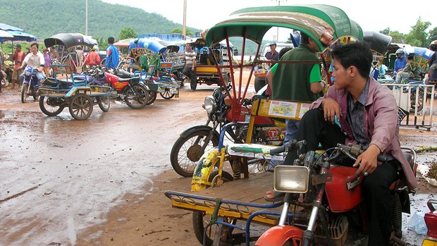 ຊາວຈໍາປາສັກ ກັງວົນ ອາຫານ ຂາດຕລາດ