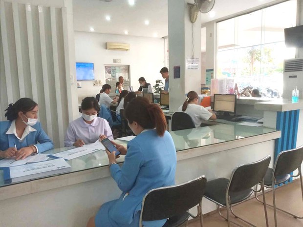 ບໍລິສັດ-ອົງການຈັດຕັ້ງ ໃນລາວ ຈະຕ້ອງຈ່າຍເງິນໃຫ້ຄົນງານ ເປັນເງິນກີບ ບໍລິສັດ-ອົງການຈັດຕັ້ງ ໃນລາວ ຈະຕ້ອງຈ່າຍເງິນໃຫ້ຄົນງານ ເປັນເງິນກີບ
