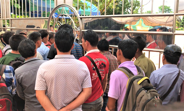 ຄົບ 5 ປີ ຜູ້ເສັຽຫາຍ ເສັຽເງິນໃຫ້ ບໍຣິສັດ ພີເອັສ ຄົບ 5 ປີ ຜູ້ເສັຽຫາຍ ເສັຽເງິນໃຫ້ ບໍຣິສັດ ພີເອັສ