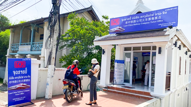 ເຣີ່ມເປີດຂາຍປີ້ ຣົຖໄຟ ຂ້າມແດນ ລາວ-ຈີນ
