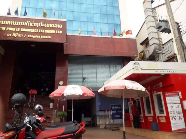 ທະນາຄານຫຼາຍແຫ່ງ ບໍ່ມີເງິນຕຣາ ຕ່າງປະເທດ ໃຫ້ແລກປ່ຽນ
