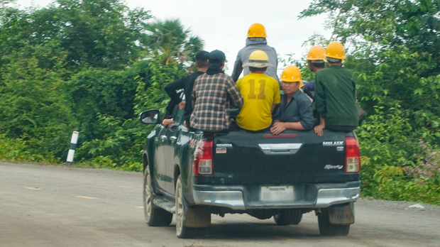 ຣັຖບານປັບຂຶ້ນ ຄ່າແຮງຂັ້ນຕ່ຳ ມີຜົລເດືອນຕຸລານີ້