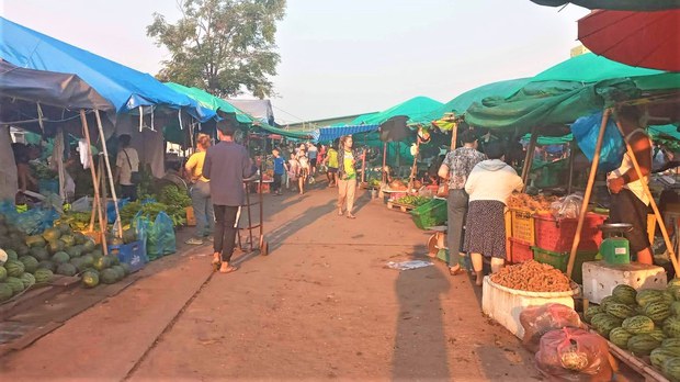 ປະເທດລາວ ຕິດໜີ້ເກີນລາຍຮັບ ເສຖກິຈເດີນຍາກ ປະເທດລາວ ຕິດໜີ້ເກີນລາຍຮັບ ເສຖກິຈເດີນຍາກ