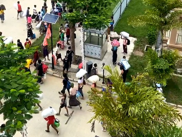 ລາວ, ພະມ້າ ຫາລື ຊ່ອຍເຫຼືອ ຄົນງານ ພະມ້າ ລາວ, ພະມ້າ ຫາລື ຊ່ອຍເຫຼືອ ຄົນງານ ພະມ້າ