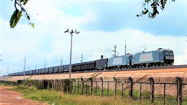 ເປີດປະຖົມມະຣຶກ ສົ່ງກ້ວຍໄປຈີນ ຜ່ານທາງຣົຖໄຟ ລາວ-ຈີນ ເປີດປະຖົມມະຣຶກ ສົ່ງກ້ວຍໄປຈີນ ຜ່ານທາງຣົຖໄຟ ລາວ-ຈີນ