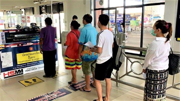ຄົນລາວ ເດີນທາງເຂົ້າໄທຍ ເພີ່ມຂຶ້ນ ຕໍ່ເນື່ອງ ຄົນລາວ ເດີນທາງເຂົ້າໄທຍ ເພີ່ມຂຶ້ນ ຕໍ່ເນື່ອງ