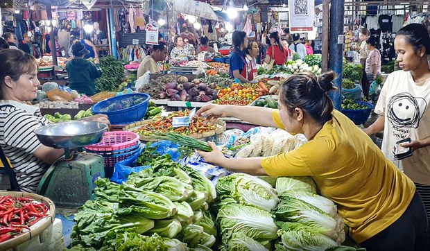 ປະຊາຊົນ ຮຽກຮ້ອງໃຫ້ລັດຖະບານ ແກ້ໄຂເງິນເຟີ້ ແລະອັດຕາແລກປ່ຽນ ປະຊາຊົນ ຮຽກຮ້ອງໃຫ້ລັດຖະບານ ແກ້ໄຂເງິນເຟີ້ ແລະອັດຕາແລກປ່ຽນ