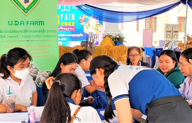 ແຮງງານລາວ ສົນໃຈໄປເຮັດວຽກ ຢູ່ຢີ່ປຸ່ນຍ້ອນຄ່າແຮງງານສູງ ແຮງງານລາວ ສົນໃຈໄປເຮັດວຽກ ຢູ່ຢີ່ປຸ່ນຍ້ອນຄ່າແຮງງານສູງ