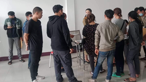 ຄົນງານ ທວງເງິນຄ່າມັດຈຳ ໄປເຮັດວຽກ ຢູ່ຕ່າງປະເທດ ຄືນ ຄົນງານ ທວງເງິນຄ່າມັດຈຳ ໄປເຮັດວຽກ ຢູ່ຕ່າງປະເທດ ຄືນ