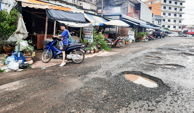 ຕຣຽມເປີດປີທ່ອງທ່ຽວລາວ, ເສັ້ນທາງຫຼາຍສາຍ ຍັງຢູ່ໃນສະພາບເປ່ເພໜັກ