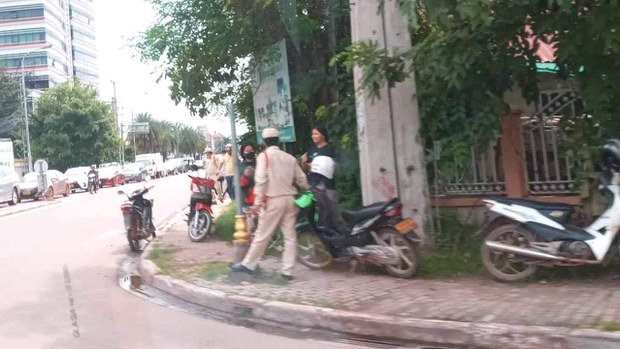 ຜູ້ທີ່ບໍ່ເສັຍຄ່າ ທຳນຽມທາງ ຈະຖືກປັບໃໝ 0.1% ຕໍ່ມື້ ຜູ້ທີ່ບໍ່ເສັຍຄ່າ ທຳນຽມທາງ ຈະຖືກປັບໃໝ 0.1% ຕໍ່ມື້