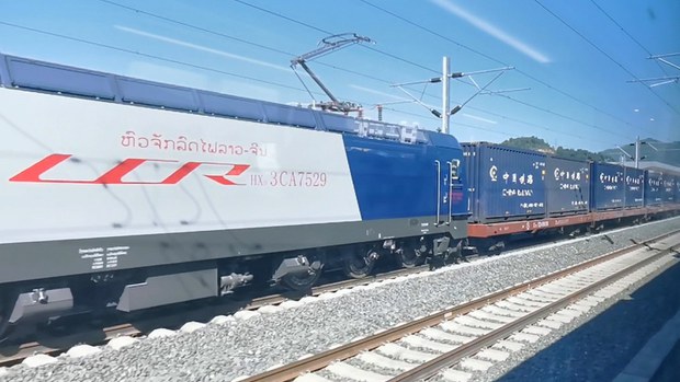ສົ່ງໝາກໄມ້ສົດລາວ ຜ່ານຣົຖໄຟລາວ-ຈີນ ຍັງຫຍຸ້ງຍາກ ສົ່ງໝາກໄມ້ສົດລາວ ຜ່ານຣົຖໄຟລາວ-ຈີນ ຍັງຫຍຸ້ງຍາກ