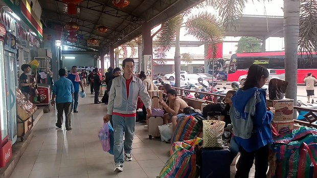 ຄົນງານລາວ ເກີນ 73,000 ຄົນ ເຮັດວຽກຢູ່ໄທ ແບບບໍ່ມີໜັງສື ຄົນງານລາວ ເກີນ 73,000 ຄົນ ເຮັດວຽກຢູ່ໄທ ແບບບໍ່ມີໜັງສື