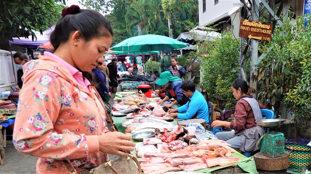 ລາຄາສິນຄ້າ ອຸປໂພກ-ບໍຣິໂພກ ຍັງສູງຂຶ້ນຢ່າງຕໍ່ເນື່ອງ
