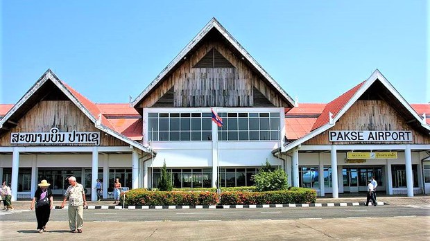 ສນາມບິນ ປາກເຊ ເກັບເງິນຄ່າຣົຖ ຜ່ານປະຕູ