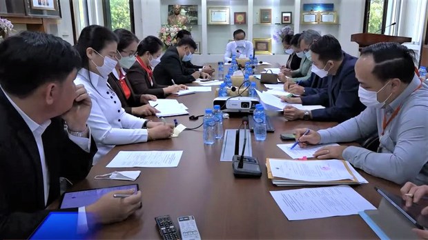 ເງິນເດືອນ ຣັຖກອນ ອອກຊ້າ, ບໍ່ກຸ້ມກິນ, ຖືກສໍ້ໂກງ