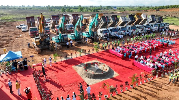ຜູ້ເສັຍດິນ ໃຫ້ໂຄງການສນາມກັອຟ-ຣີສອດ ພູກິ່ວລົມ ໄດ້ຮັບຄ່າຊົດເຊີຍແລ້ວ ຜູ້ເສັຍດິນ ໃຫ້ໂຄງການສນາມກັອຟ-ຣີສອດ ພູກິ່ວລົມ ໄດ້ຮັບຄ່າຊົດເຊີຍແລ້ວ