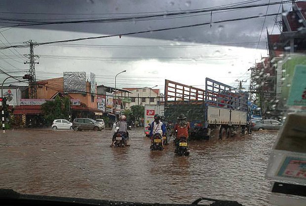 F-vientiane-flood