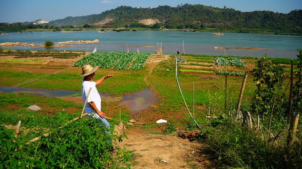 ແມ່ນໍ້າຂອງ ປະເຊີນຜົລກະທົບ ຈາກເຂື່ອນ-ການປ່ຽນແປງ ດິນຟ້າອາກາດ