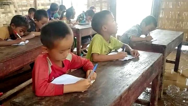 ນັກຮຽນເຂດຊົນນະບົດ ຂາດເຂີນ ເຄື່ອງນຸ່ງ ກັນໜາວ ນັກຮຽນເຂດຊົນນະບົດ ຂາດເຂີນ ເຄື່ອງນຸ່ງ ກັນໜາວ