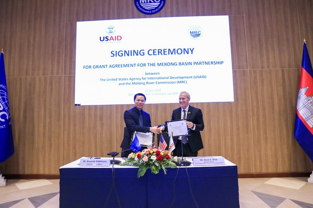 ອົງການ USAID ມອບເງິນຊ່ວຍເຫລືອ ໃຫ້ຄະນະກຳມະການ ແມ່ນ້ຳຂອງສາກົນ ອົງການ USAID ມອບເງິນຊ່ວຍເຫລືອ ໃຫ້ຄະນະກຳມະການ ແມ່ນ້ຳຂອງສາກົນ
