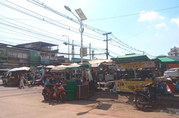 ທາງການນະຄອນຫຼວງວຽງຈັນ ຫ້າມບໍ່ໃຫ້ພໍ່ຄ້າແມ່ຄ້າ ຂາຍເຄື່ອງຕາມທາງຍ່າງ