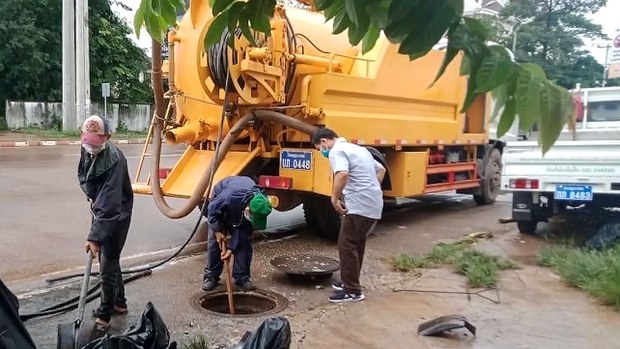ນະຄອນຫຼວງ ຮ່ອງຣະບາຍ ອຸດຕັນ ສົ່ງກິ່ນເໝັນ