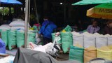 ນ້ຳຖ້ວມໃນຫຼາຍແຂວງ ສົ່ງຜົລໃຫ້ປະຊາຊົນ ຈຳນວນຫຼາຍອຶດເຂົ້າ