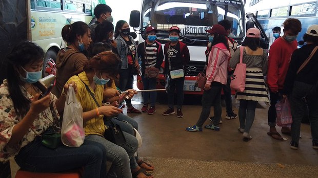 ຄົນງານລາວຢູ່ໄທຍ ປ້ອງກັນ ໂຄວິດ-19 ເຄັ່ງຄັດ ຄົນງານລາວຢູ່ໄທຍ ປ້ອງກັນ ໂຄວິດ-19 ເຄັ່ງຄັດ