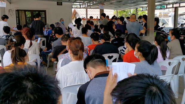 ຊາວລາວເປັນຫ່ວງແຫຼ່ງ ສັກຢາກັນ ໂຄວິດ-19 ຊາວລາວເປັນຫ່ວງແຫຼ່ງ ສັກຢາກັນ ໂຄວິດ-19