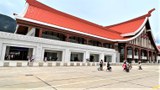 ຮຽກຮ້ອງ ໃຫ້ປັບປຸງຫ້ອງນ້ຳ ນອກສະຖານີ ຣົຖໄຟລາວ-ຈີນ ຫຼວງພຣະບາງ