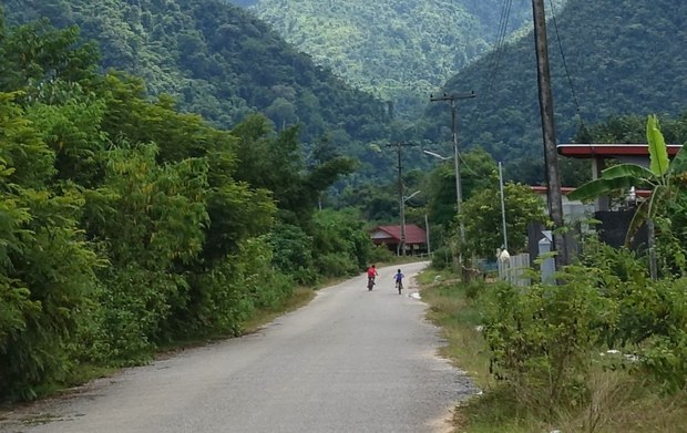 ນັກທ່ອງທ່ຽວ ຊາວເກົາຫລີໃຕ້ ເສັຍຊີວິດຈາກອຸບັດຕິເຫດ ຣົຖບັ່ກກີ້ ຢູ່ວຽງວັງ