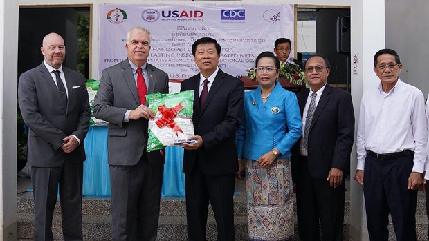 ສະຫະຣັຖໃຫ້ການ ຊ່ອຍເຫຼືອ ຕ້ານໄຂ້ ມາເລເຣັຽ ສະຫະຣັຖໃຫ້ການ ຊ່ອຍເຫຼືອ ຕ້ານໄຂ້ ມາເລເຣັຽ