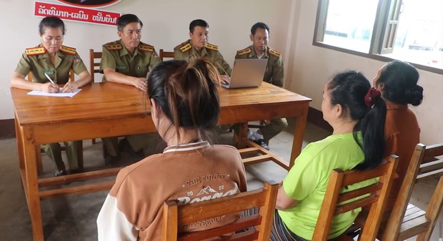 ເຈົ້າໜ້າທີ່ ແຂວງຊຽງຂວາງ ກັກຕົວແມ່ຍິງ ທີ່ຖືກຕ້ອງຫາຄ້າມະນຸດ ເຈົ້າໜ້າທີ່ ແຂວງຊຽງຂວາງ ກັກຕົວແມ່ຍິງ ທີ່ຖືກຕ້ອງຫາຄ້າມະນຸດ