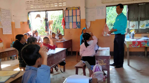 ນັກຮຽນປະລະການຮຽນ ຍ້ອນຂາດຄຣູສອນ, ຄຣູອາສາ ລາອອກ: ຈົດໝາຍ ຈາກຜູ້ຟັງ ນັກຮຽນປະລະການຮຽນ ຍ້ອນຂາດຄຣູສອນ, ຄຣູອາສາ ລາອອກ: ຈົດໝາຍ ຈາກຜູ້ຟັງ