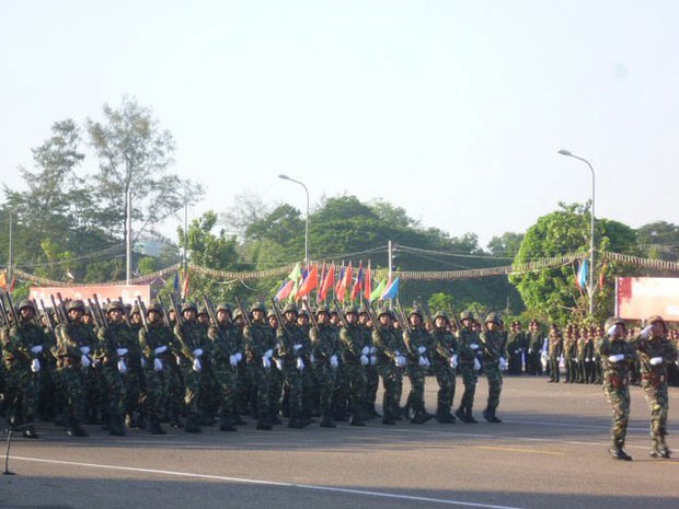 F-Laos