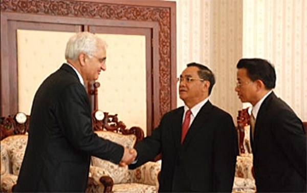 F-Salman Khurshid F-Salman Khurshid